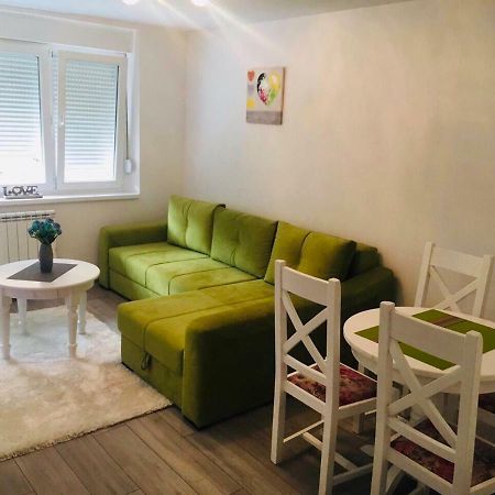 Lovely Apartment Omar Saraievo Exterior foto