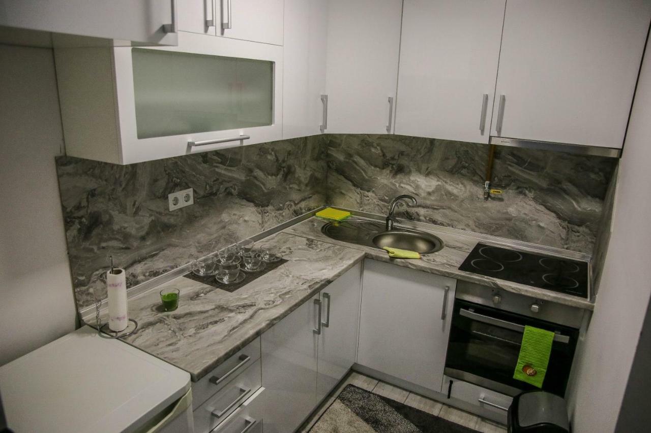 Lovely Apartment Omar Saraievo Exterior foto